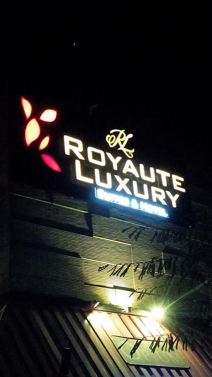 Royaute Luxury Suites And Hotel Gulberg לאהור מראה חיצוני תמונה