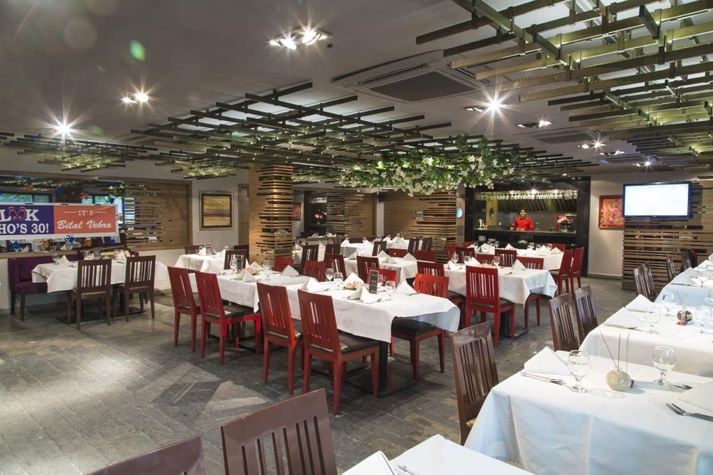 Royaute Luxury Suites And Hotel Gulberg לאהור מראה חיצוני תמונה