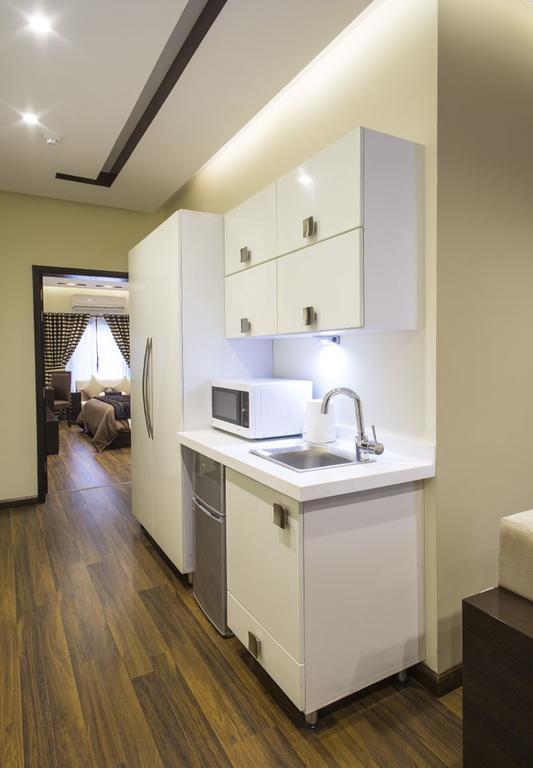 Royaute Luxury Suites And Hotel Gulberg לאהור חדר תמונה