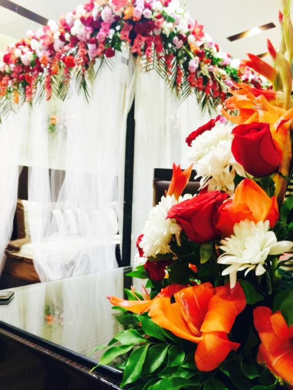 Royaute Luxury Suites And Hotel Gulberg לאהור מראה חיצוני תמונה