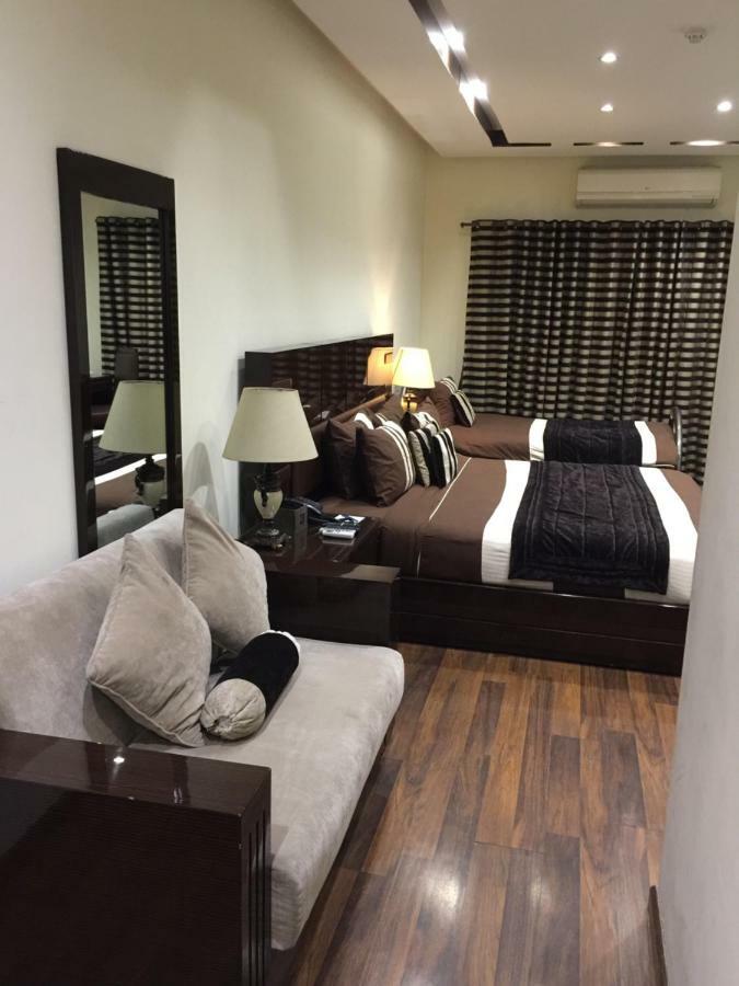 Royaute Luxury Suites And Hotel Gulberg לאהור מראה חיצוני תמונה